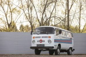 Volkswagen T2 Transporter Martini Racing 1977 года выпуска