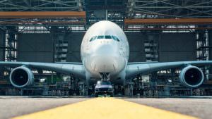 Фото | Porsche Cayenne буксирует 285-тонный Airbus A380