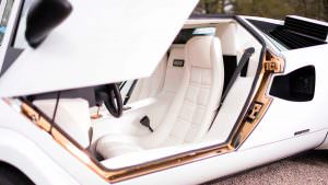 Позолоченные дверные пороги Lamborghini Countach 1987 года