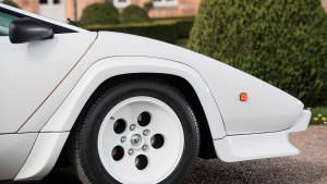 Оригинальные белые колеса Lamborghini Countach