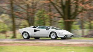 Lamborghini Countach с позолоченным салоном