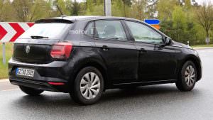 Фото | Чёрный Volkswagen Polo 2018 на дорожных испытаниях