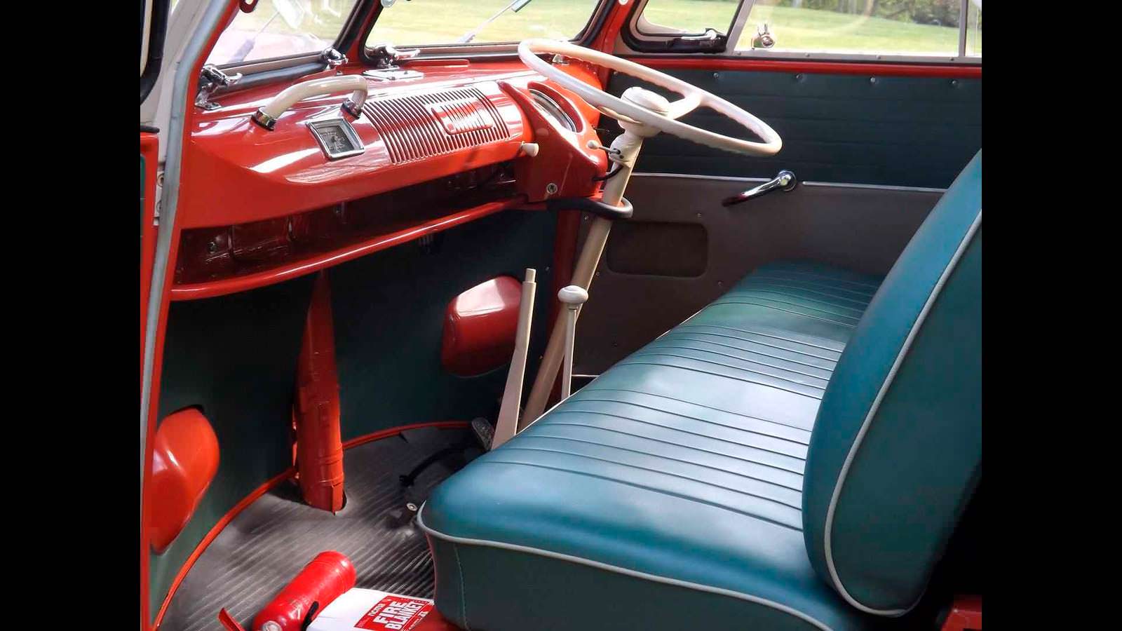 Оригинальный салон Volkswagen T1 Samba 1959 года выпуска