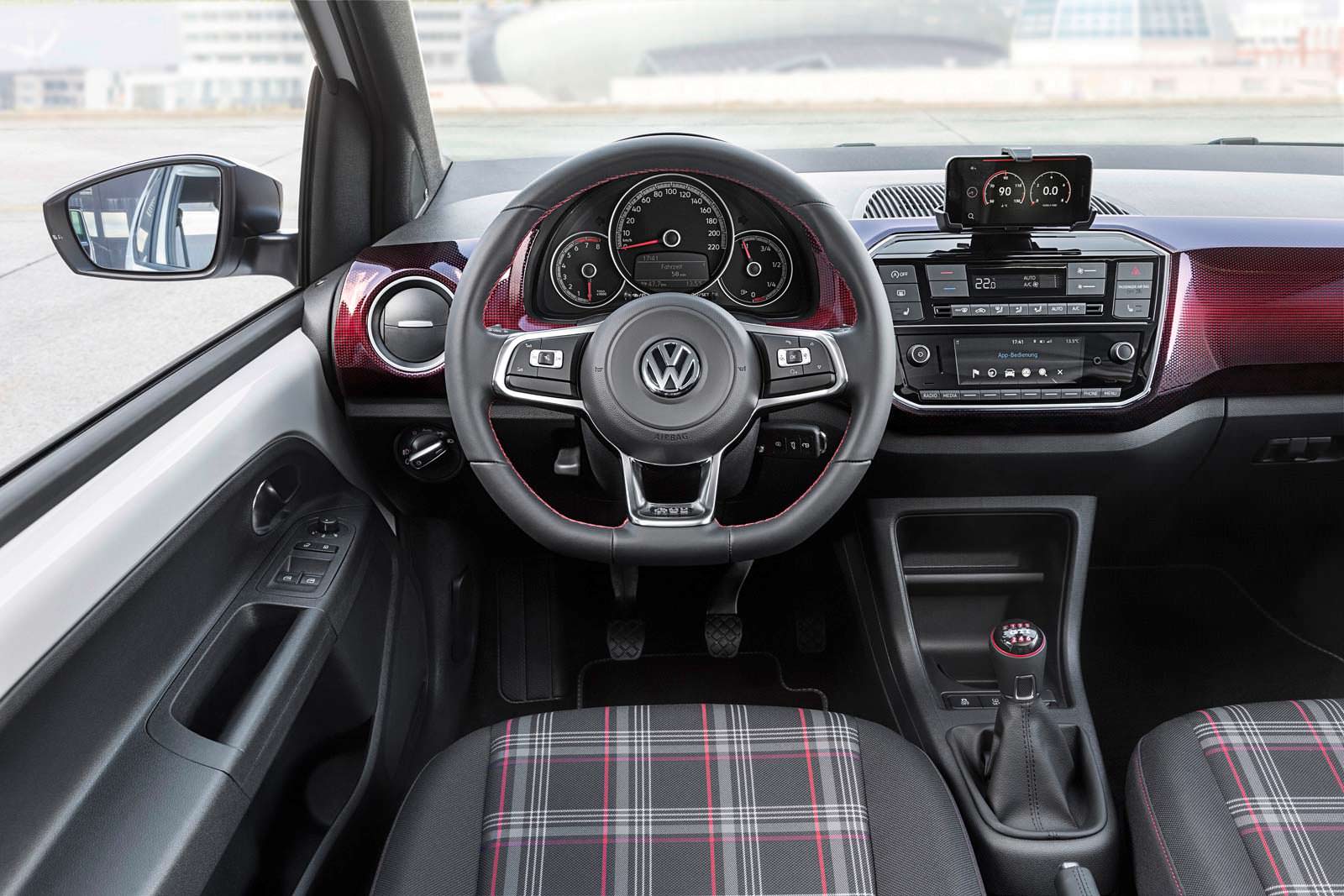 Фото салона Volkswagen Up! GTI
