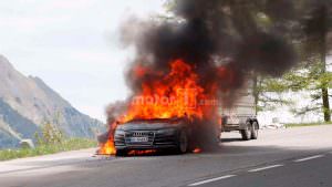 Горящая Audi A7 Sportback 2019