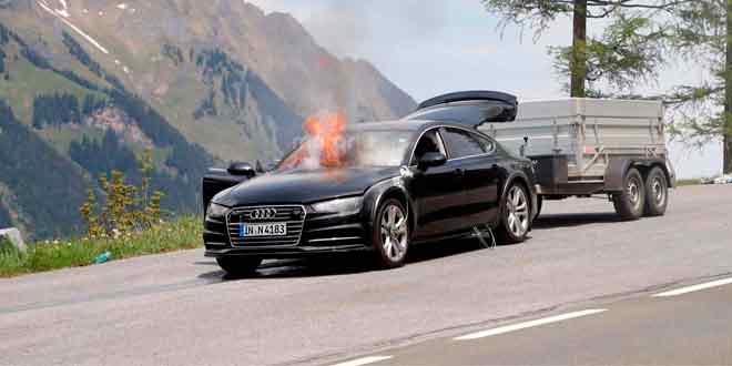 Тестовый прототип новой Audi A7 сгорел дотла в Альпах | фото