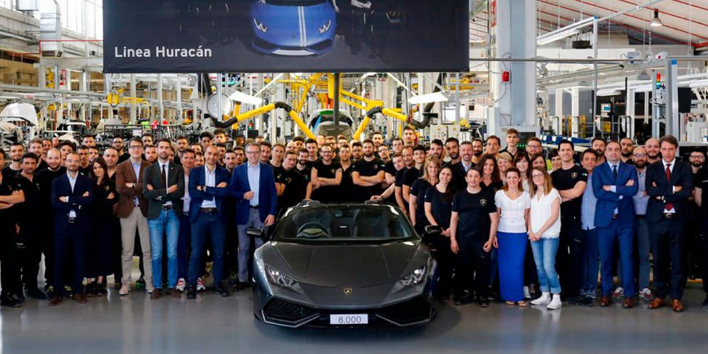 Завод Lamborghini в Италии собрал 8 000-й Huracan | фото