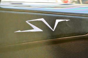 Надпись SV в салоне Lamborghini Murcielago SV 2010 года