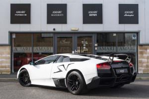 Массивный чёрный спойлер Lamborghini Murcielago SV