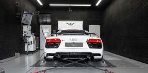 Родстер Audi R8 Spyder на стенде измерения мощности