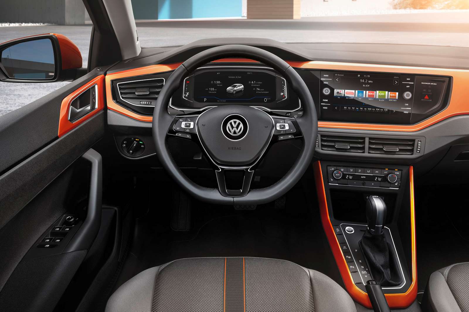 Фото | Салон Volkswagen Polo нового поколения