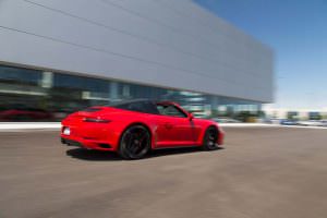 999999-я Porsche 911 Targa 4 GTS на дороге