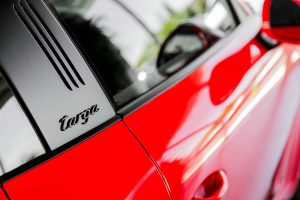 Красный Porsche 911 Targa 4 GTS