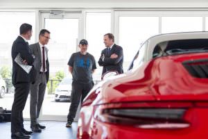 999999-я Porsche 911 Targa 4 GTS и владелец Роб Тената