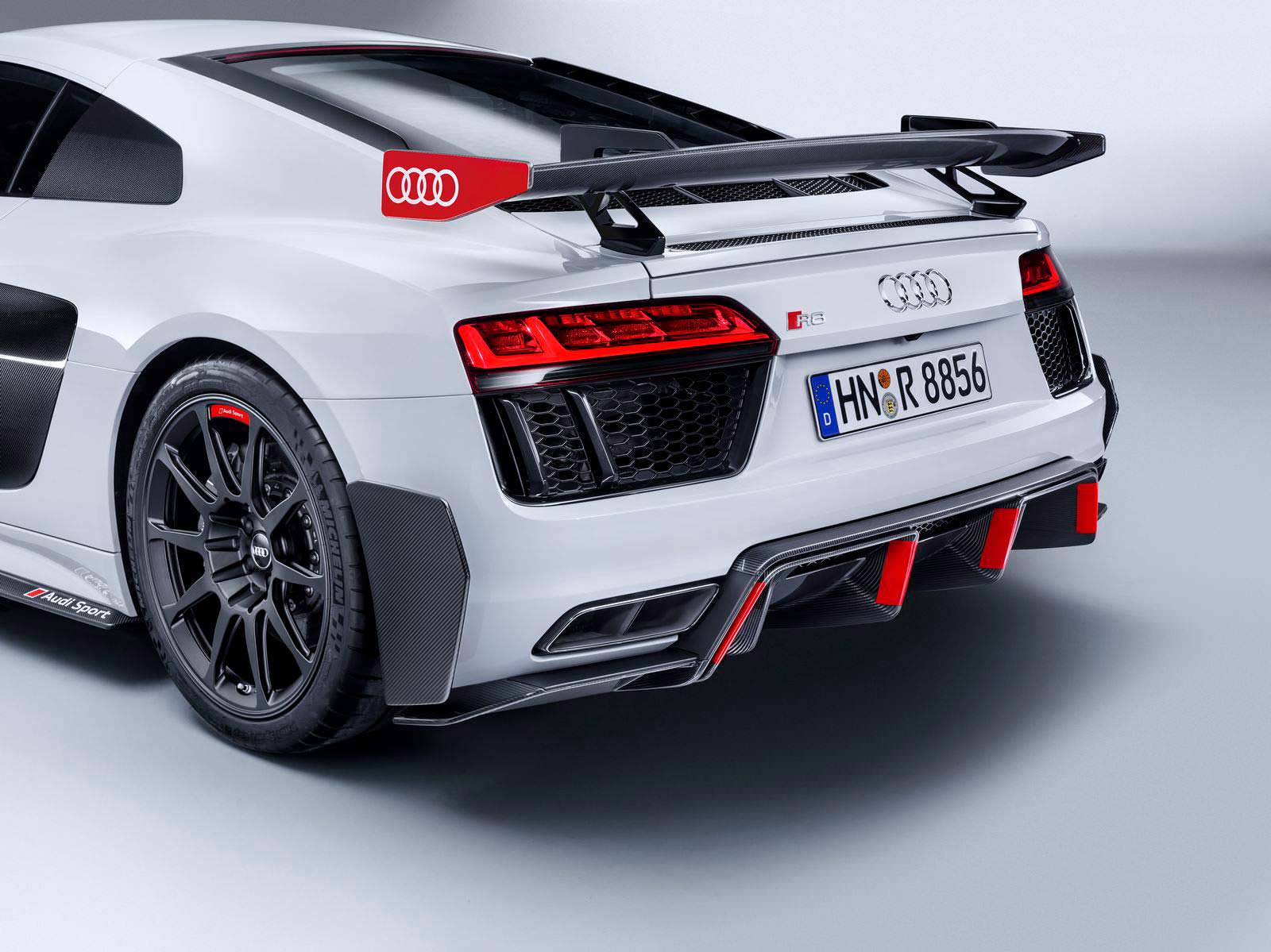 Ультраагрессивный диффузор Audi R8 Performance
