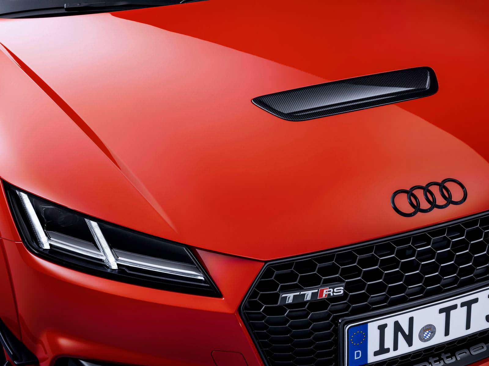 Вентилируемый капот Audi TT RS Performance
