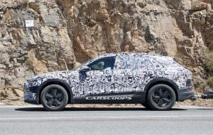 Шпионские фото Ауди Е-Трон Кваттро на тестах