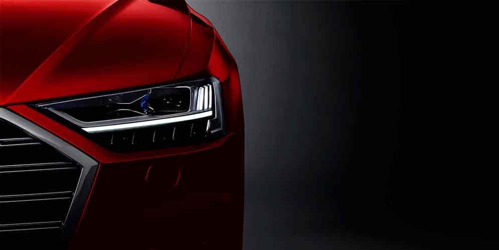 Официальный тизер фар Audi A8 четвертого поколения