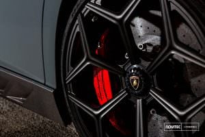 Novitec Lamborghini Aventador SV Roadster на дисках Vossen