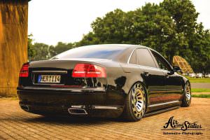 Чёрная Audi A8 D3 2004 года на дисках Radi8 R8T12
