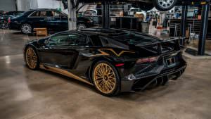 Чёрный Lamborghini Aventador SV в Беверли-Хиллз