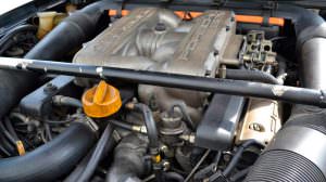 Двигатель V8 под капотом Porsche 928