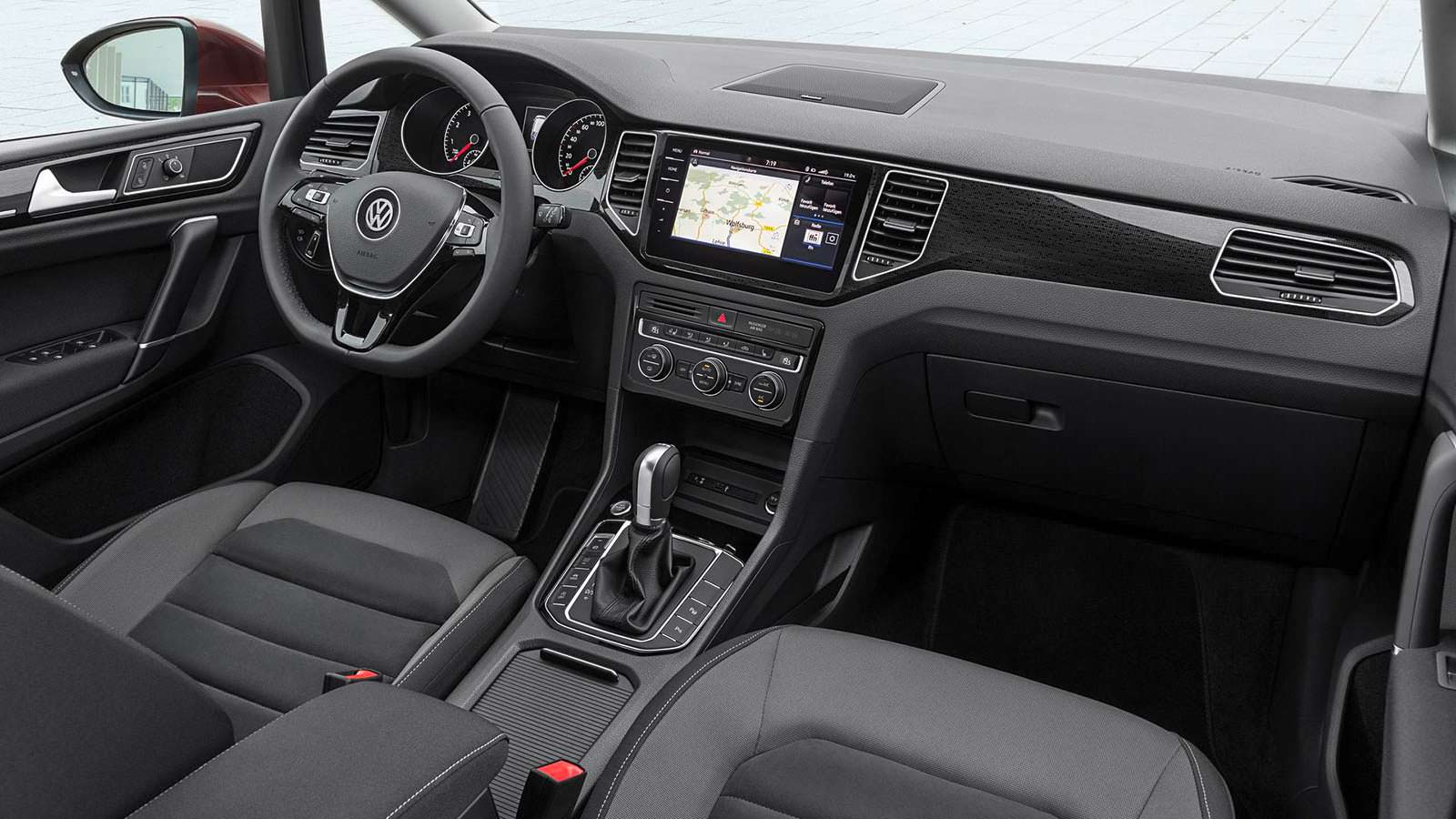 Фото | Интерьер Volkswagen Golf Sportsvan 2018 года