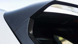 Карбоновый спойлер на крышу Bentley Bentayga от DMC