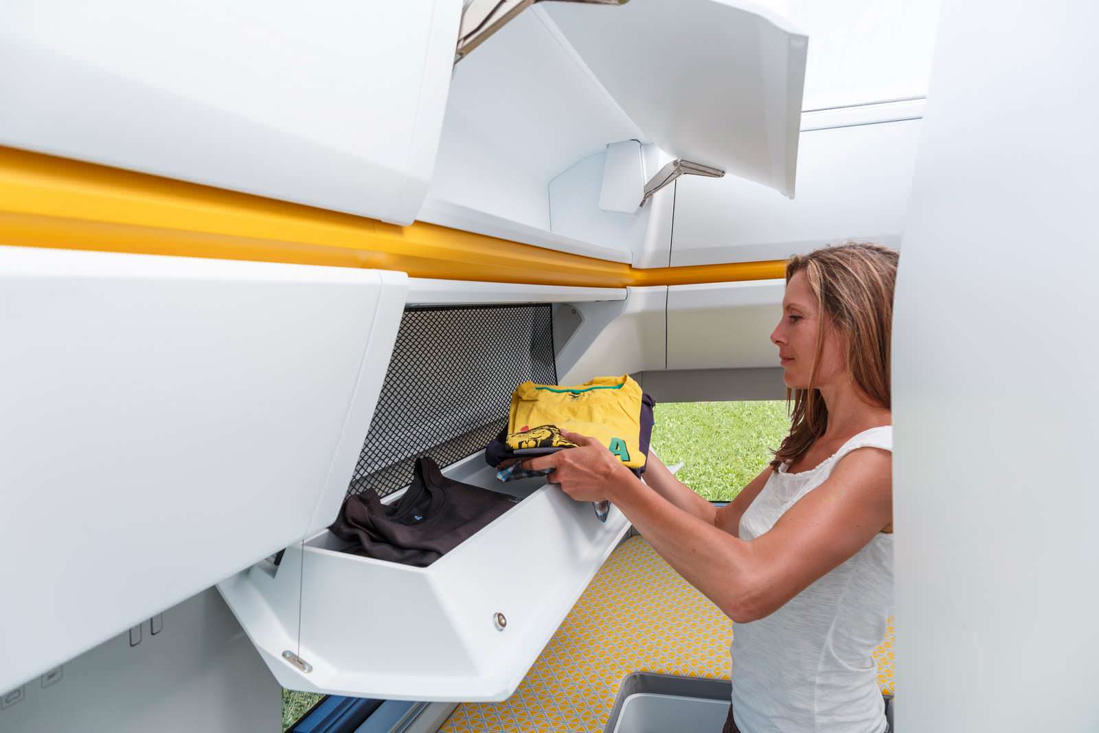 VW California XXL: ниши для хранения вещей в кемпере