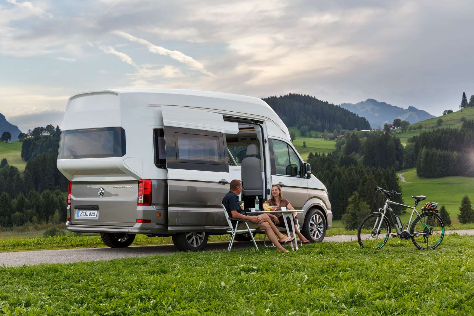 Двухэтажный дом на колесах VW California XXL