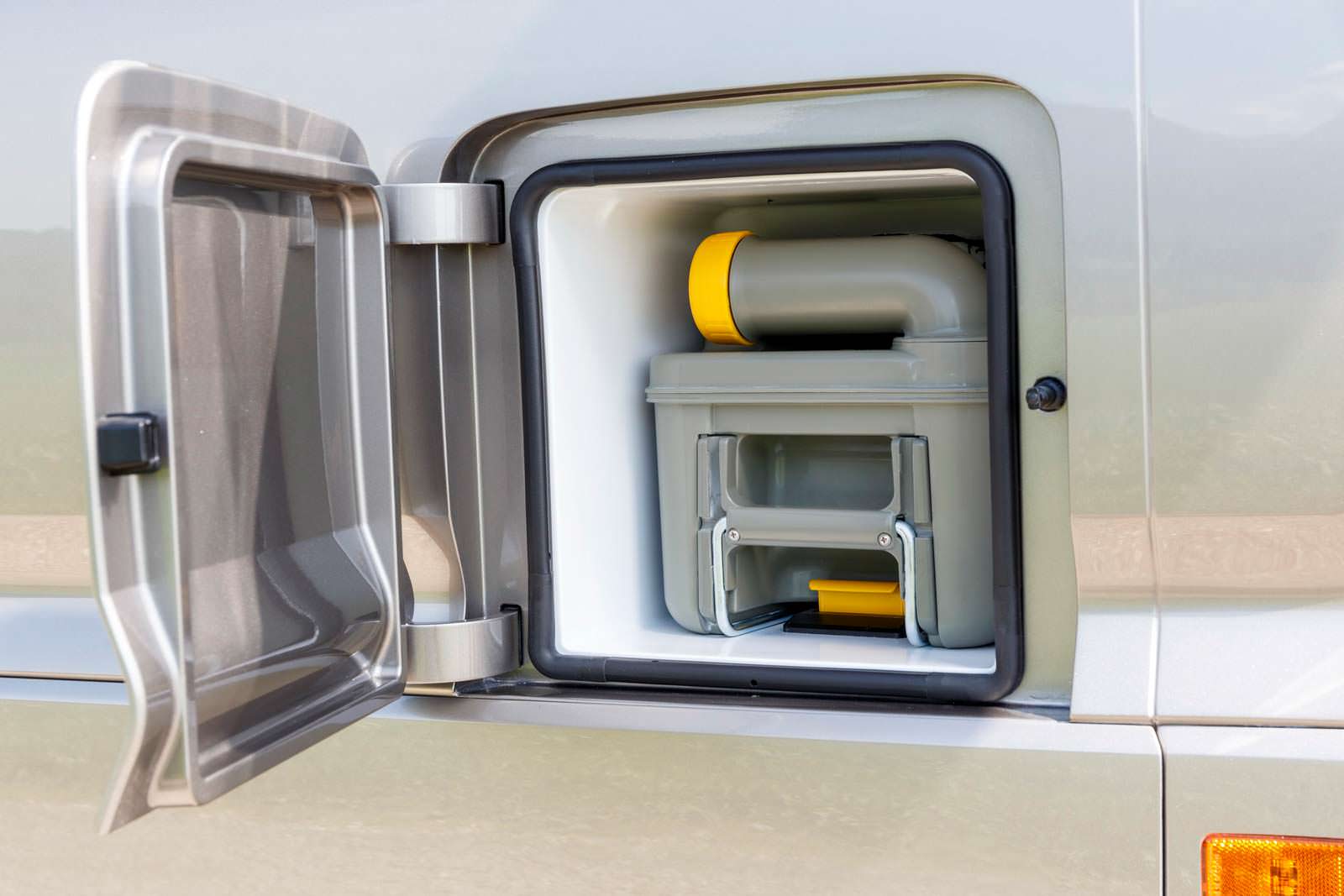 Емкость биотуалета кемпера Volkswagen California XXL