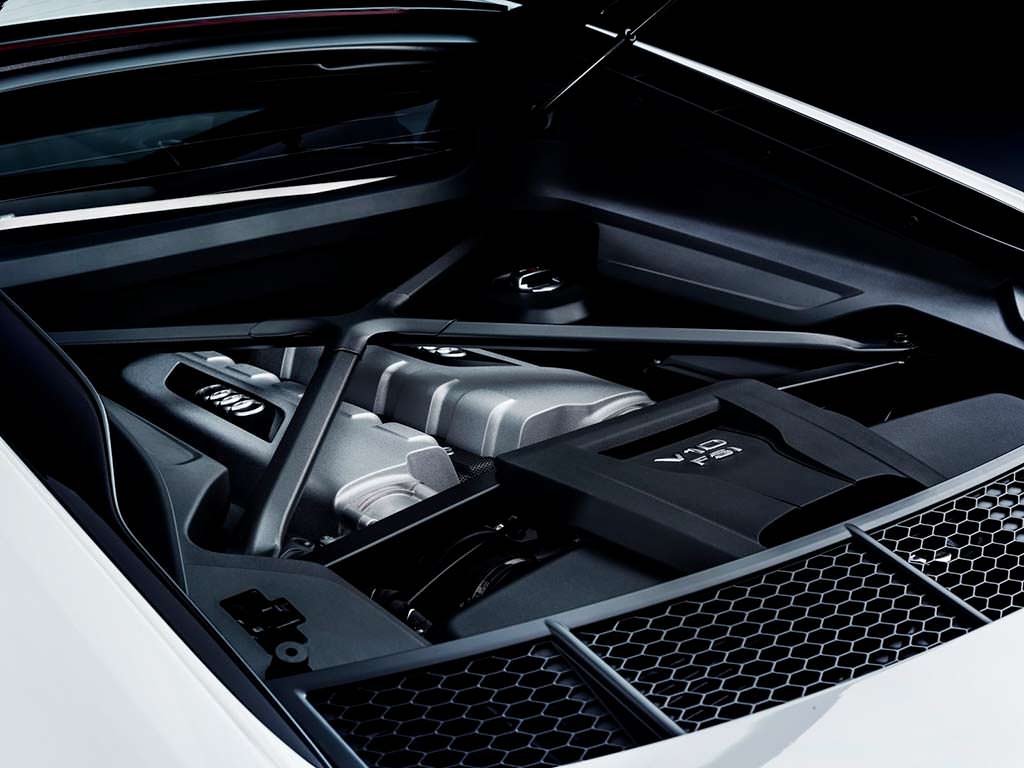 Моторный отсек Audi R8 V10 RWS