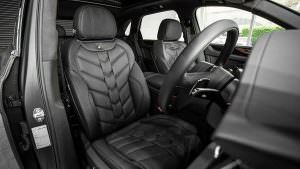 Чёрный салон Kahn 3D Herringbone