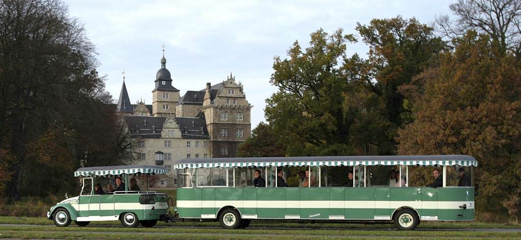 Ретро-автобус Volkswagen Beetle Bähnle