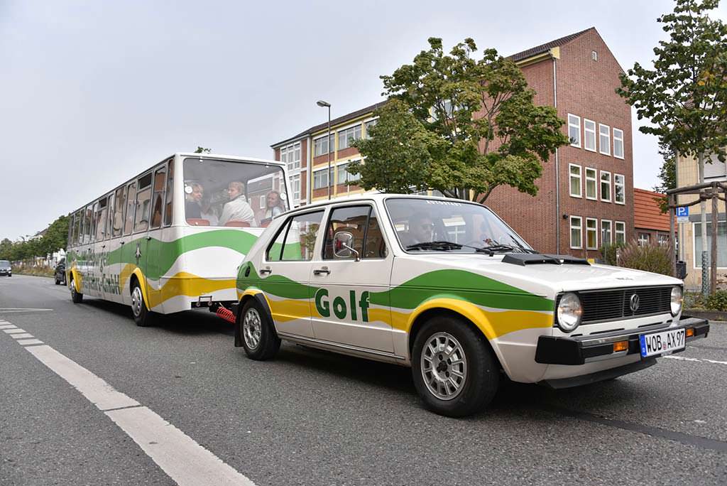 Ретро-автобус Volkswagen Golf Bähnle