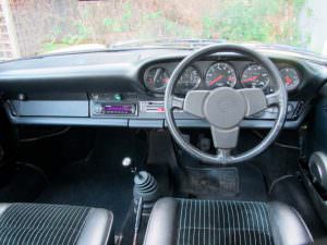 Чёрный салон Porsche 911 Carrera 2.7 MFI