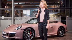 Теннисистка Лаура Зигемунд и Porsche 911 Carrera 4 GTS Cabriolet