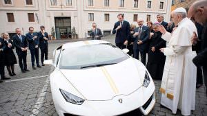 Lamborghini Huracan: автомобиль Папы Франциска