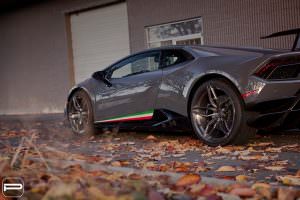 Серая Lamborghini Huracan Performante на дисках PUR RS22