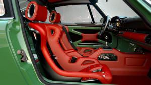 Кожаный салон Porsche 911 DLS от Singer