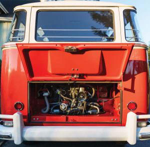 Моторный отсек Volkswagen Microbus Deluxe