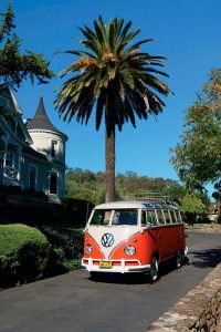 Ретро минивэн Volkswagen Microbus Deluxe 1960 года