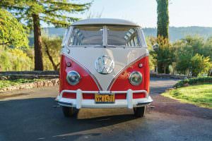 Коллекционный Volkswagen Microbus Deluxe 1960 года