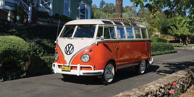 Ретро Volkswagen Microbus Deluxe 1960 года уйдет с молотка