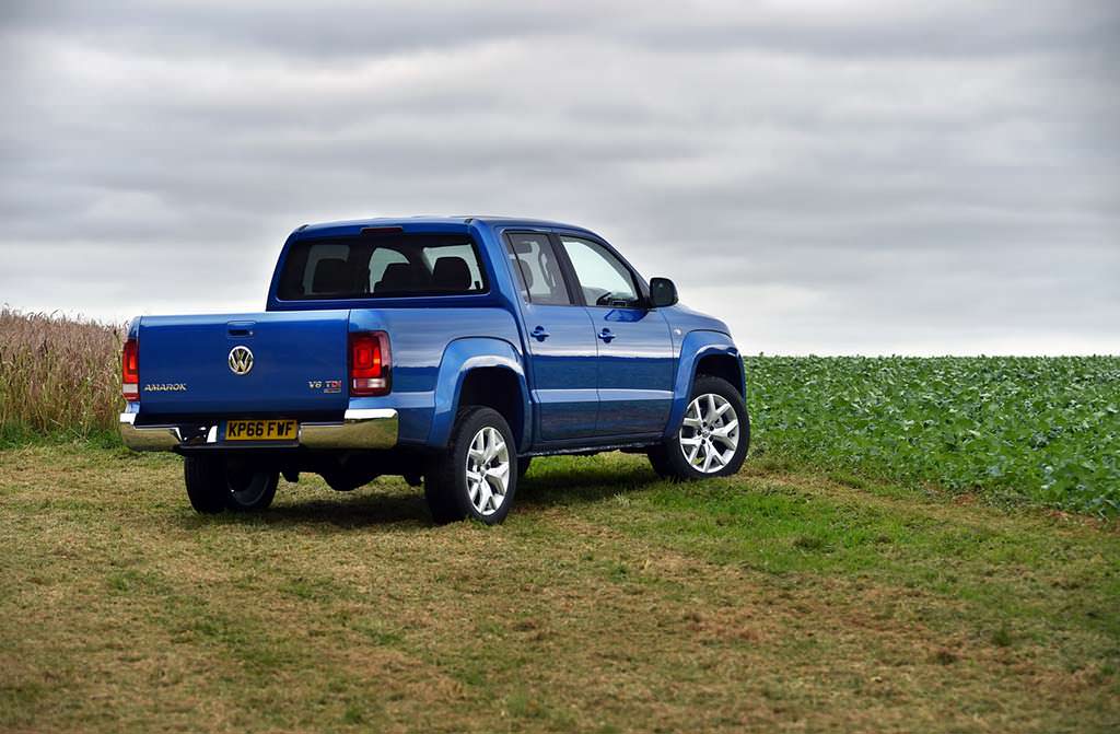 Volkswagen Amarok сбоку