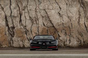 Чёрный Bugatti Chiron