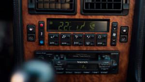 Приборная панель Bugatti EB110 GT 1993 года выпуска