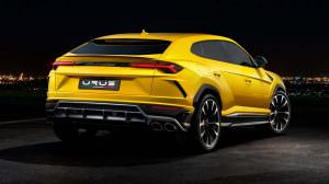 Жёлтый Lamborghini Urus 2018