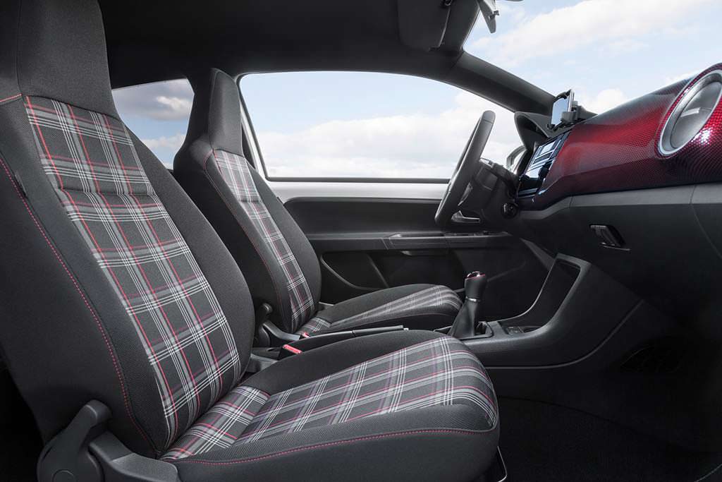Клетчатые сиденья Volkswagen Up! GTI