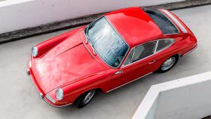 Красный Porsche 901